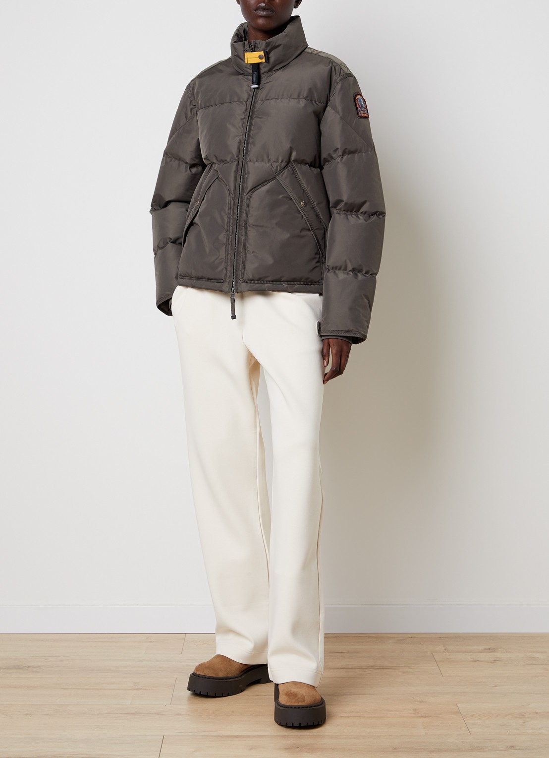 Parajumpers Mallery puffer jack met donsvulling en logo - voorkant 5 olijfgroen