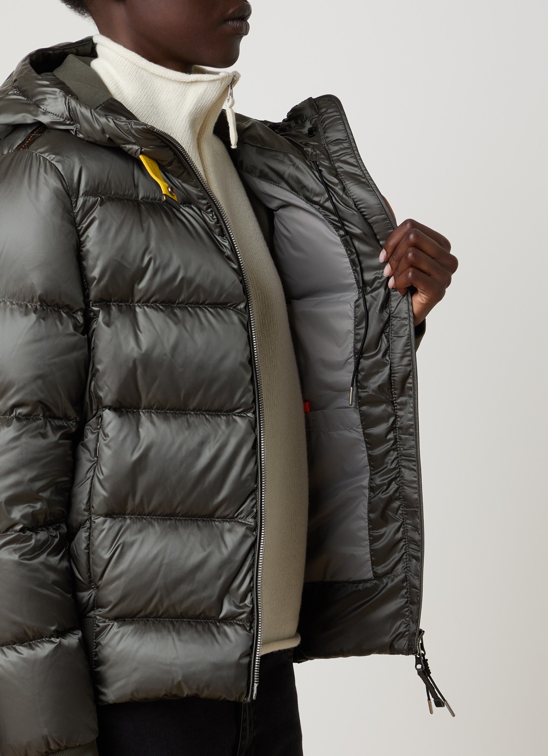 Parajumpers Marion puffer jack met donsvulling - detail 5 legergroen