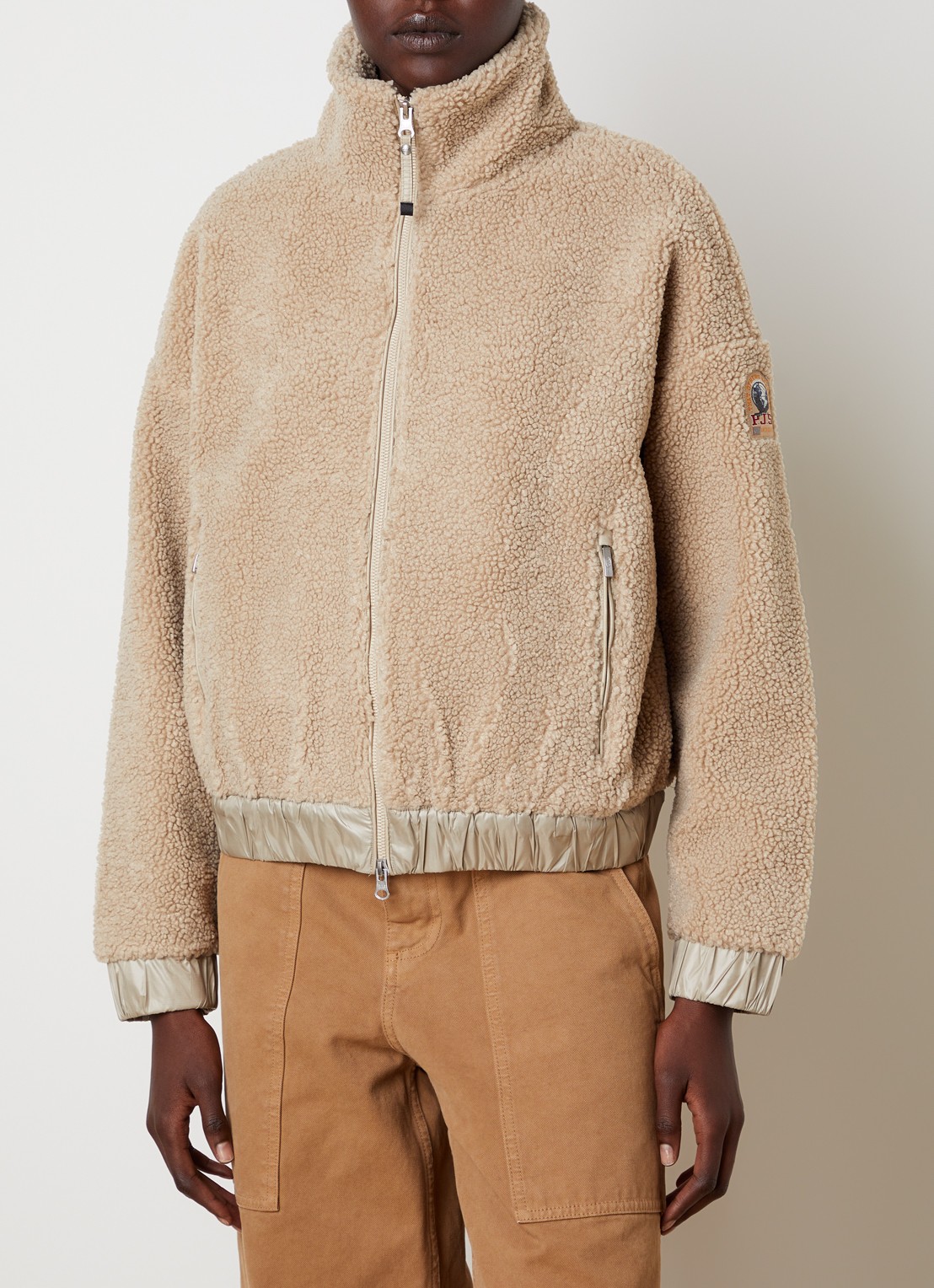 Parajumpers Sori jack van teddy met ritszakken en logo - detail goud