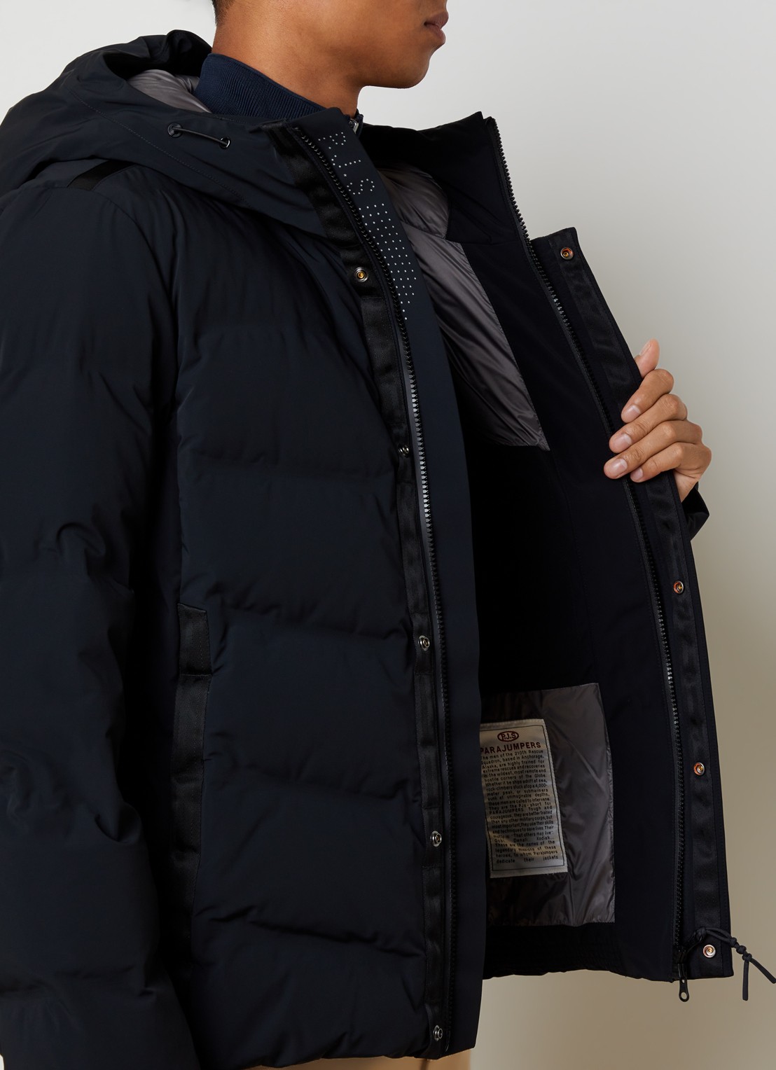 Parajumpers Taiga pufferjack met donsvulling en ritszakken - detail 5 zwart