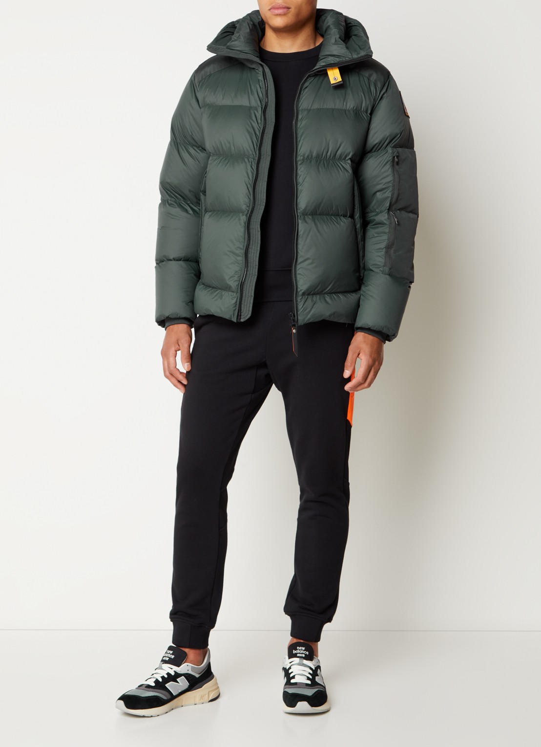 Parajumpers Tyrik puffer jack met donsvulling en ritszakken - voorkant 3 groen