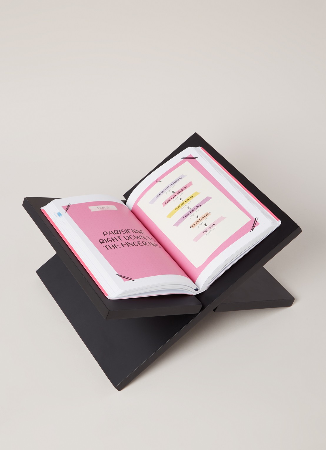 Parisian Chic Encore: A Style Guide - detail 3 roze