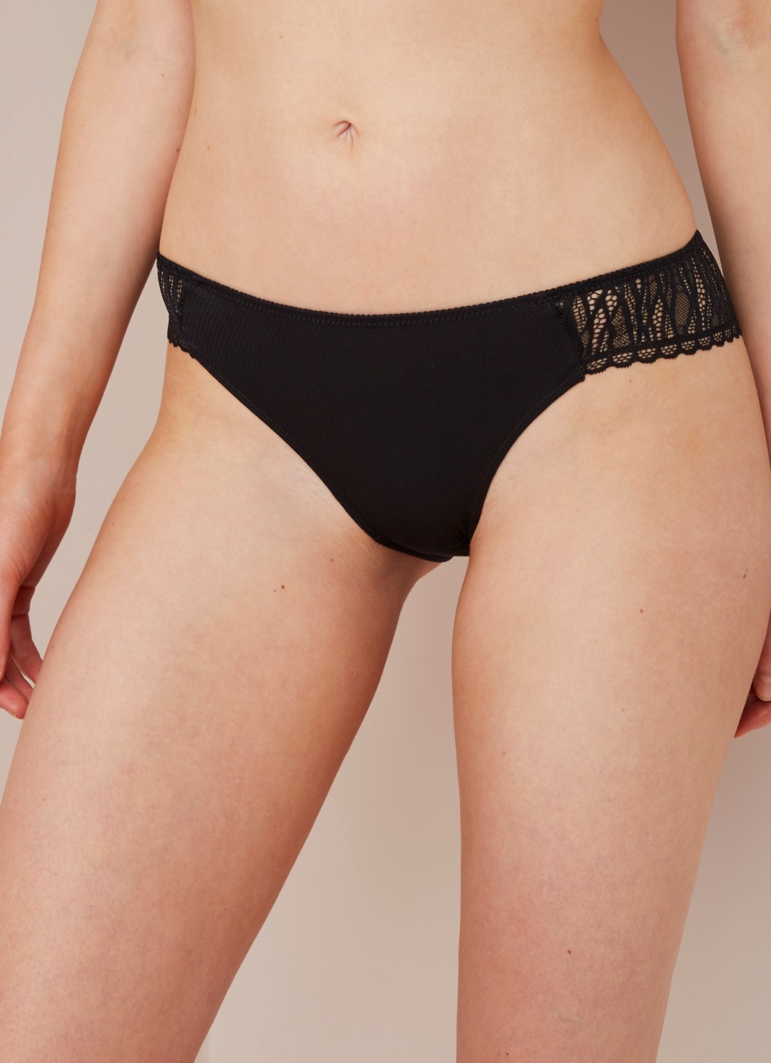 Passionata Forever slip met afwerking van kant - detail zwart