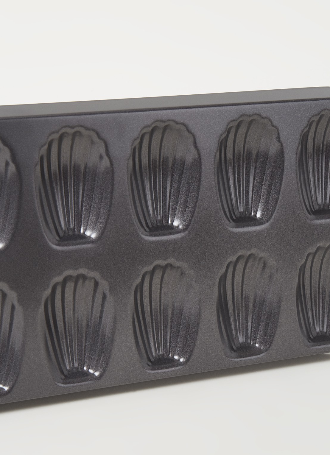 Patisse Bakvorm voor madeleines 12 stuks  - detail 3 antraciet