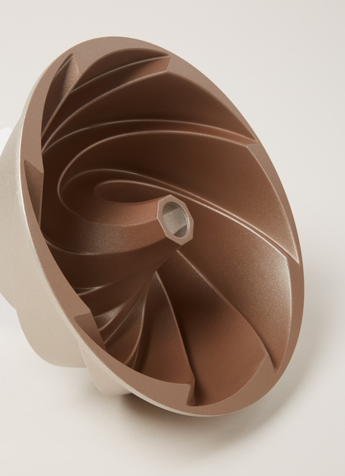 Patisse Tulband bakvorm 24 cm - detail 3 parelmoer