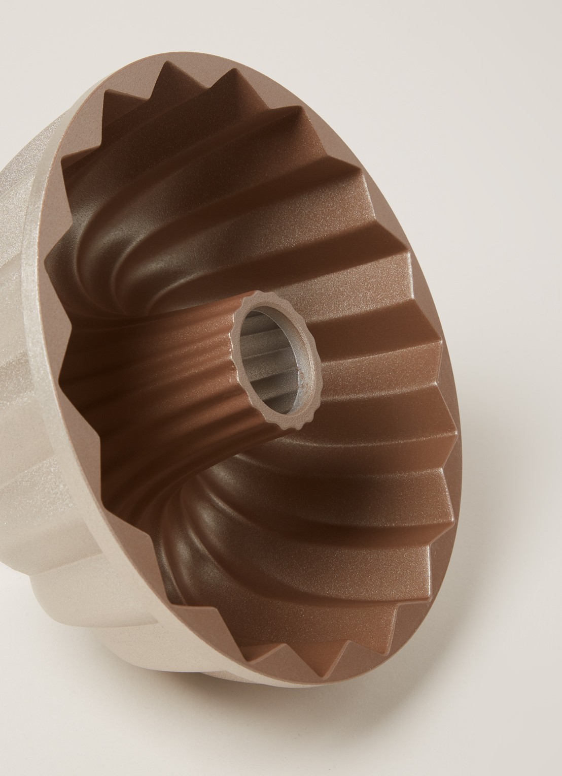 Patisse Tulband bakvorm 24 cm - detail 3 parelmoer