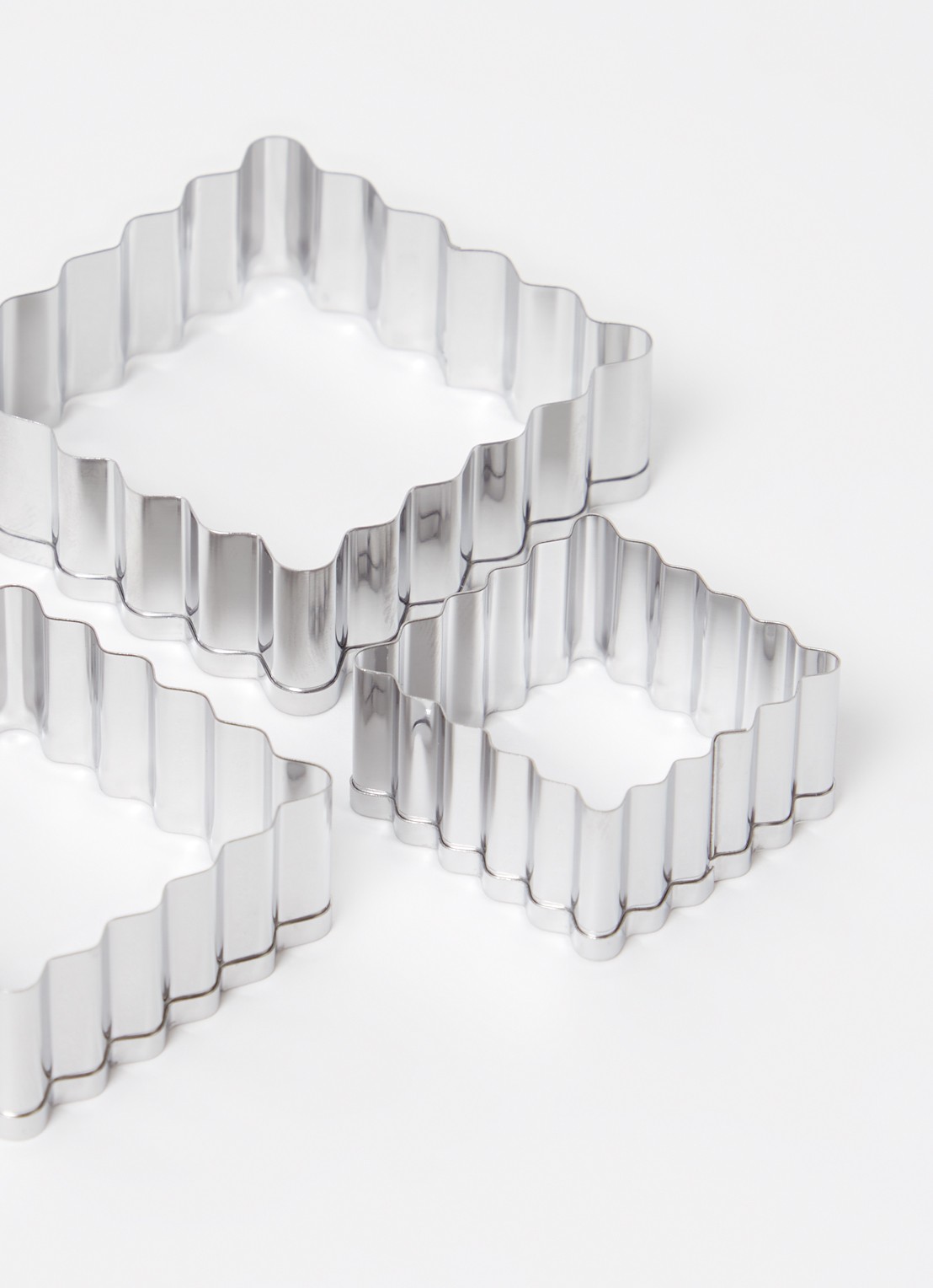 Patisse Uitsteekvorm vierkant met ribbels set van 3 - detail zilver