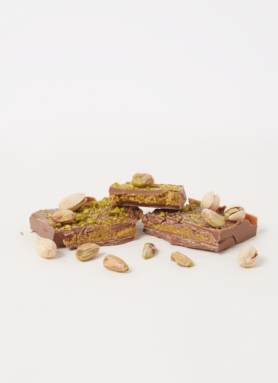 Patisserie de Bijenkorf Dubai chocoladereep met pistache en kataifi 310 gram - voorkant 3 undefined