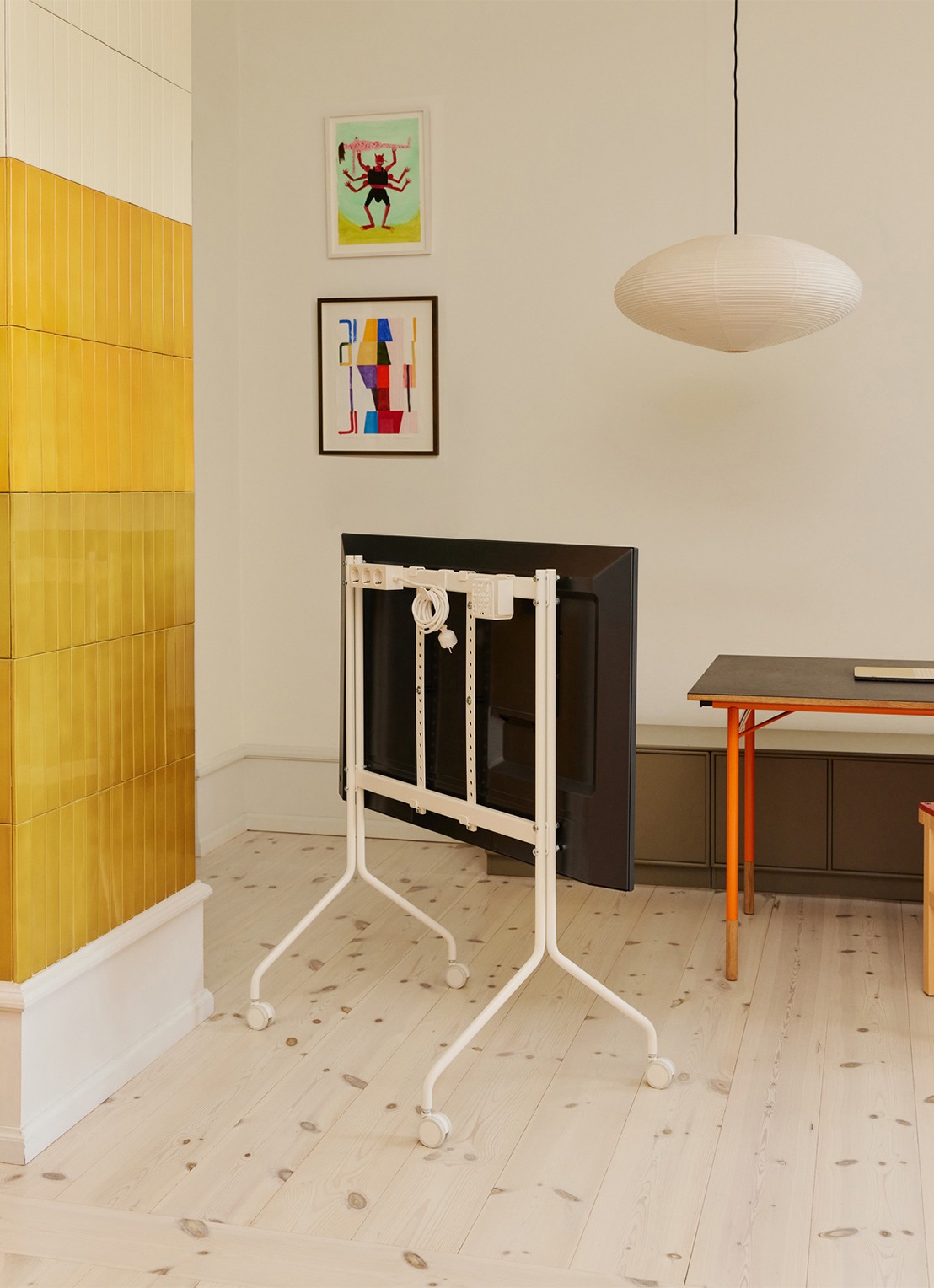 Pedestal Moon Rollin' TV standaard 107 cm - detail 6 ivoor