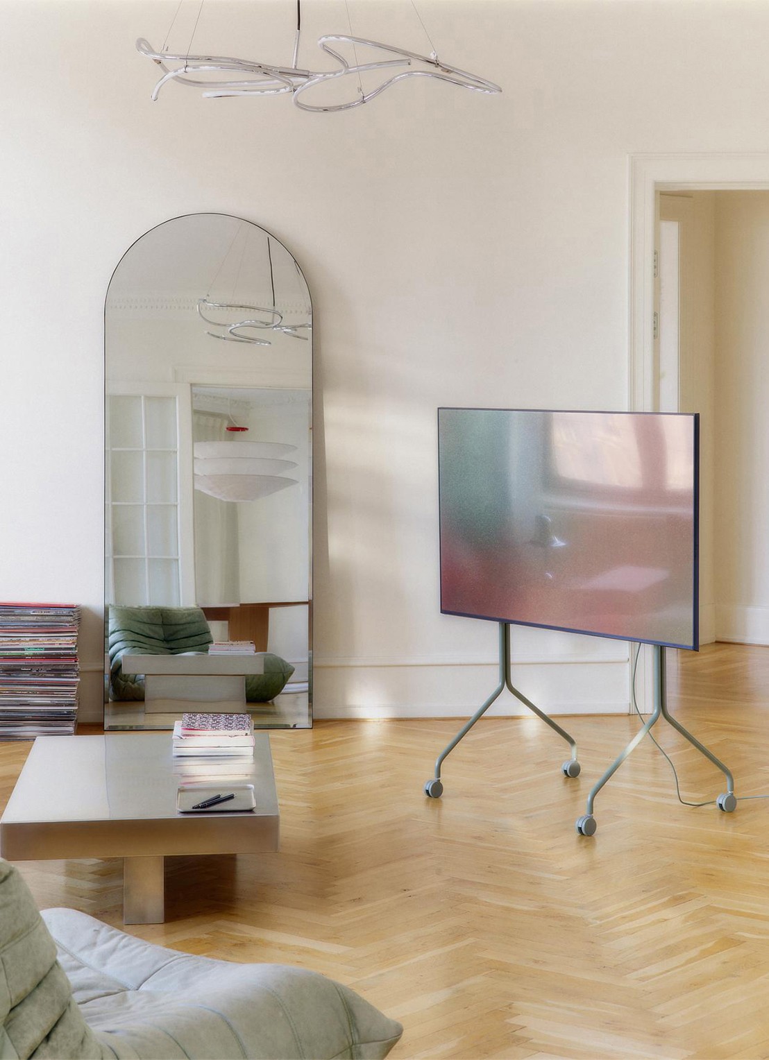 Pedestal Moon Rollin' TV standaard 121 cm - voorkant 2 mosgroen