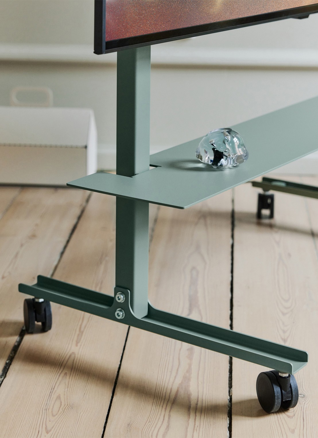 Pedestal Pipe plank voor TV standaard 99 cm - voorkant 3 mosgroen