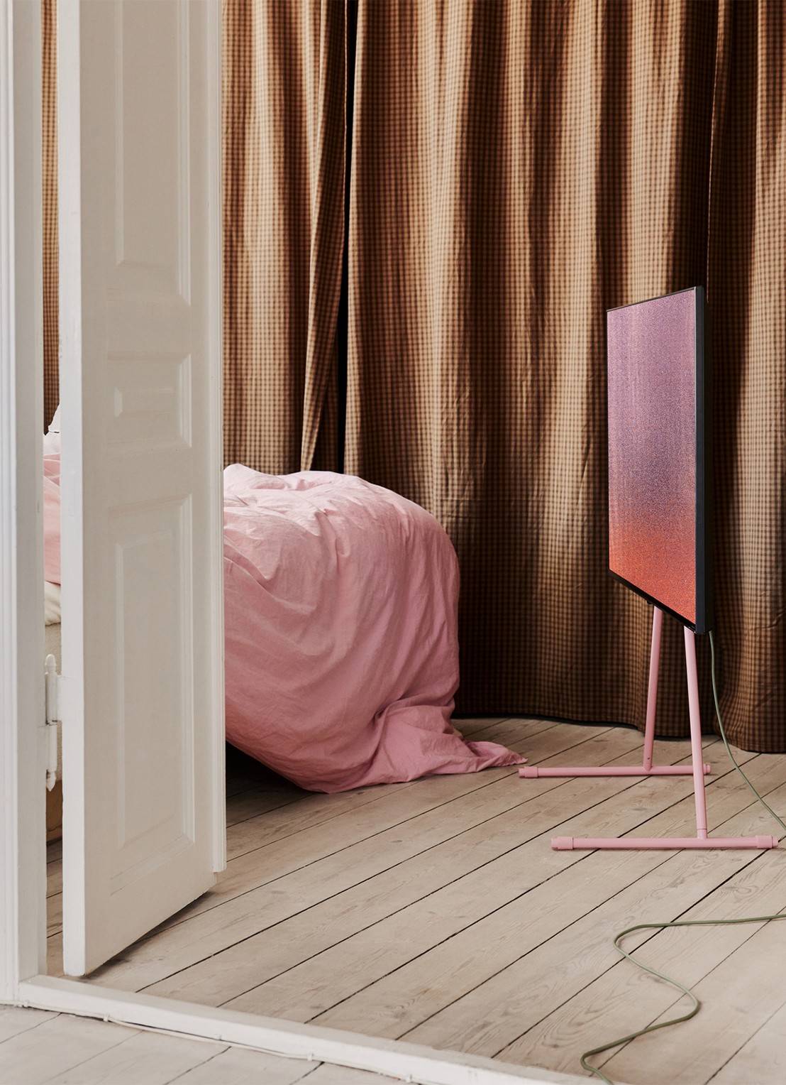 Pedestal Viva TV standaard 102 cm - voorkant 2 roze