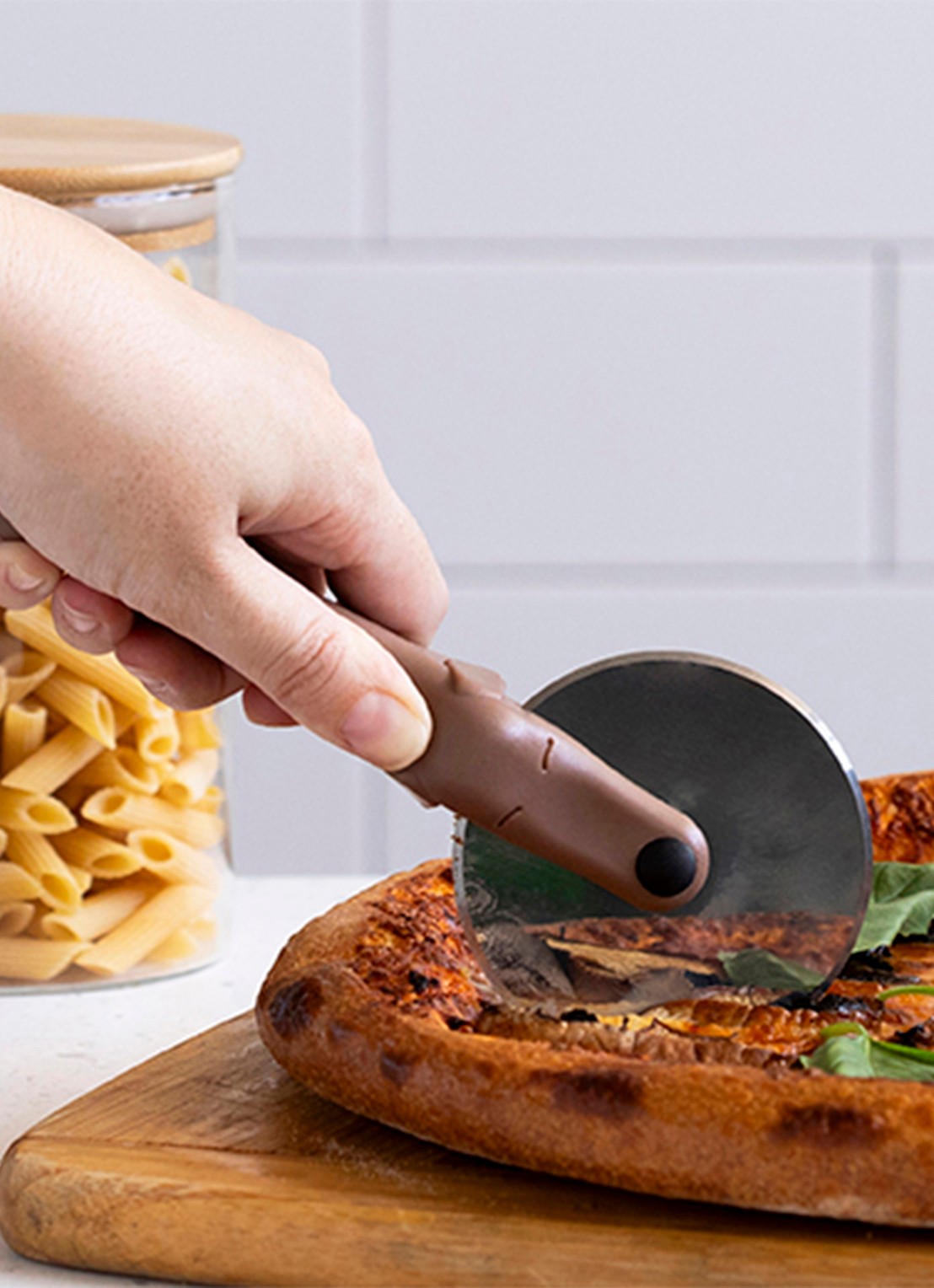 Peleg Design Puperoni pizzasnijder  - detail 5 bruin
