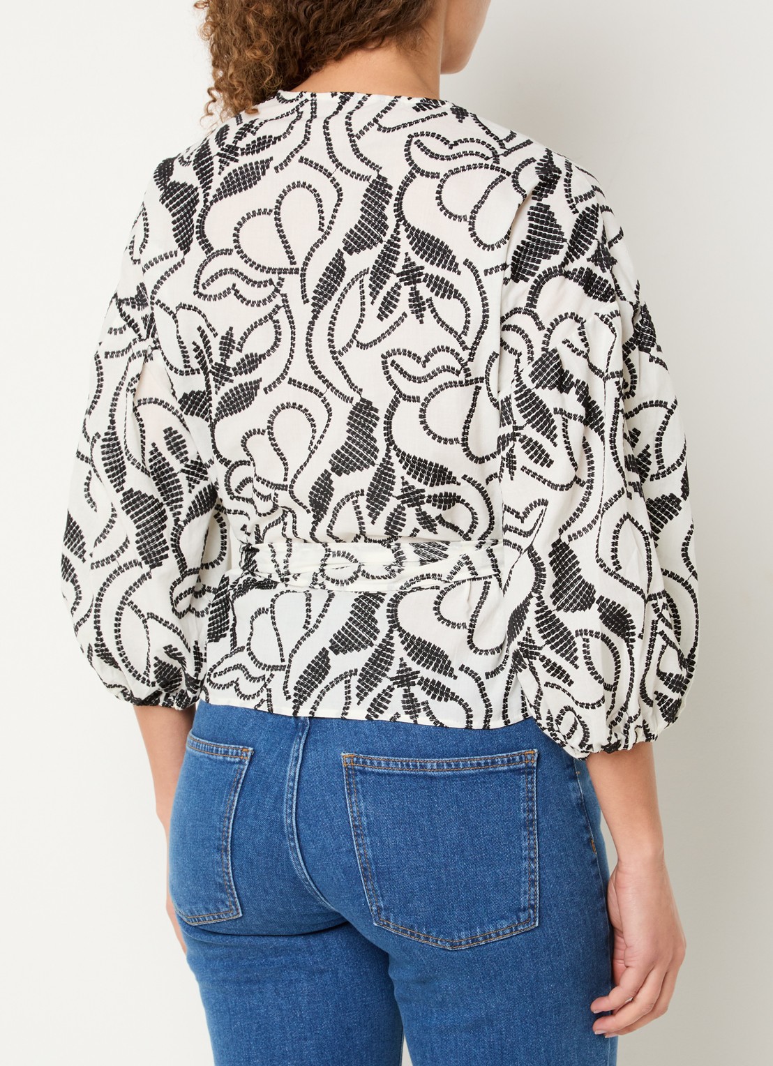 Pennyblack Blouse met strikceintuur met bloemenprint - achterkant 2 wit