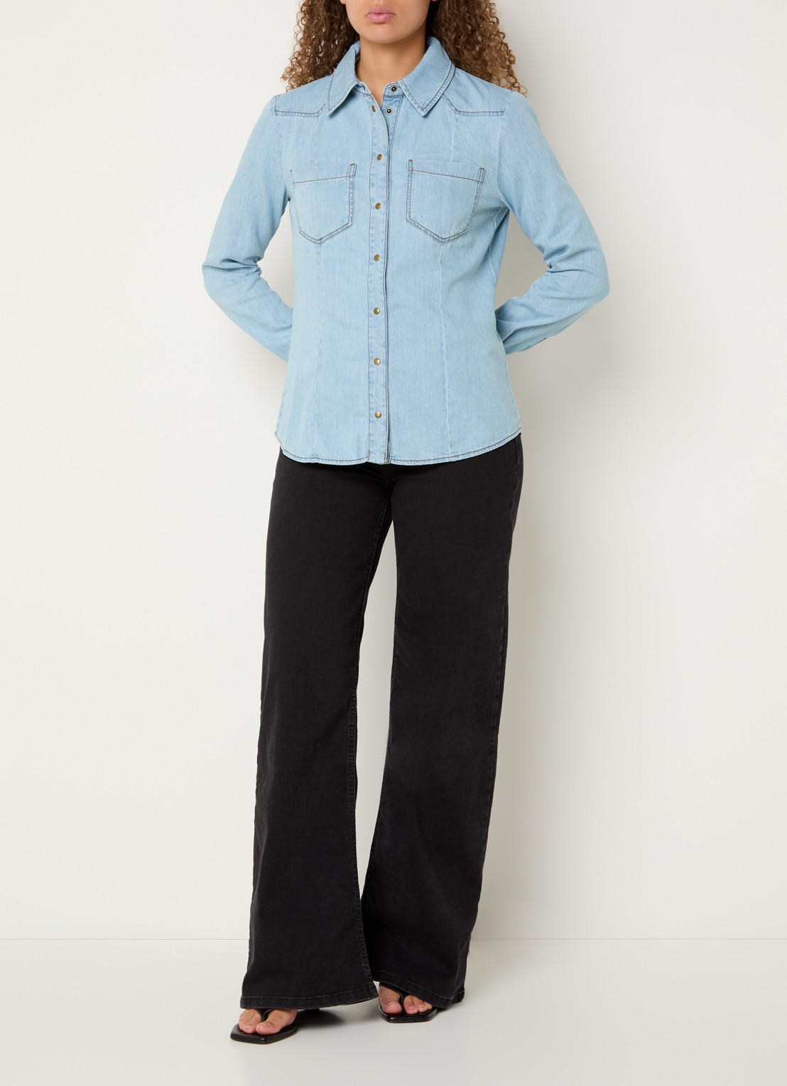 Pennyblack Blouse van denim met borstzak - voorkant 3 lichtblauw