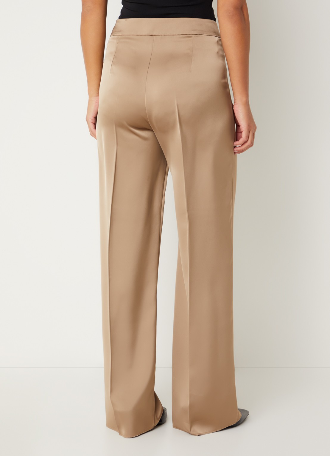 Pennyblack Mid waist wide fit pantalon van satijn - achterkant camel