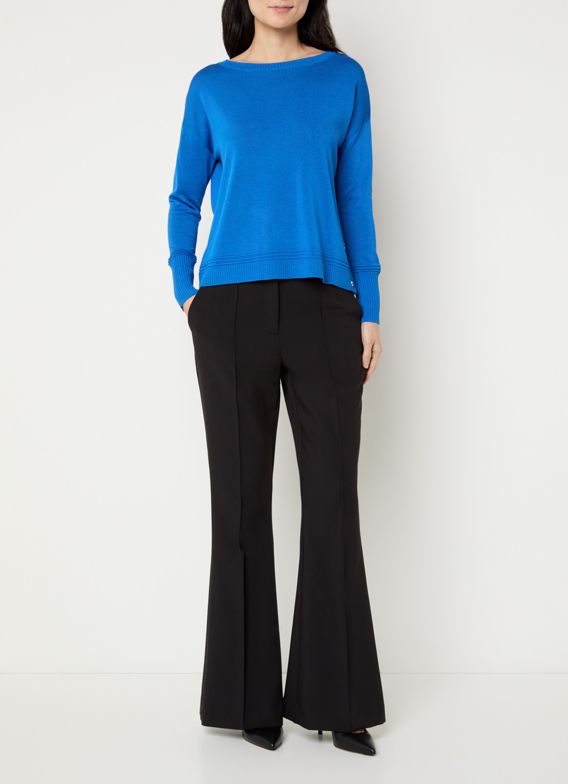 Pennyblack Pavidi fijngebreide trui in zijdeblend met boothals - voorkant 4 royalblauw