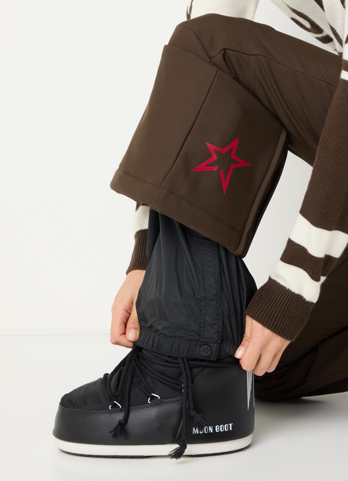 Perfect Moment Aurora high waist flared fit skibroek met ritszakken - detail 5 bruin