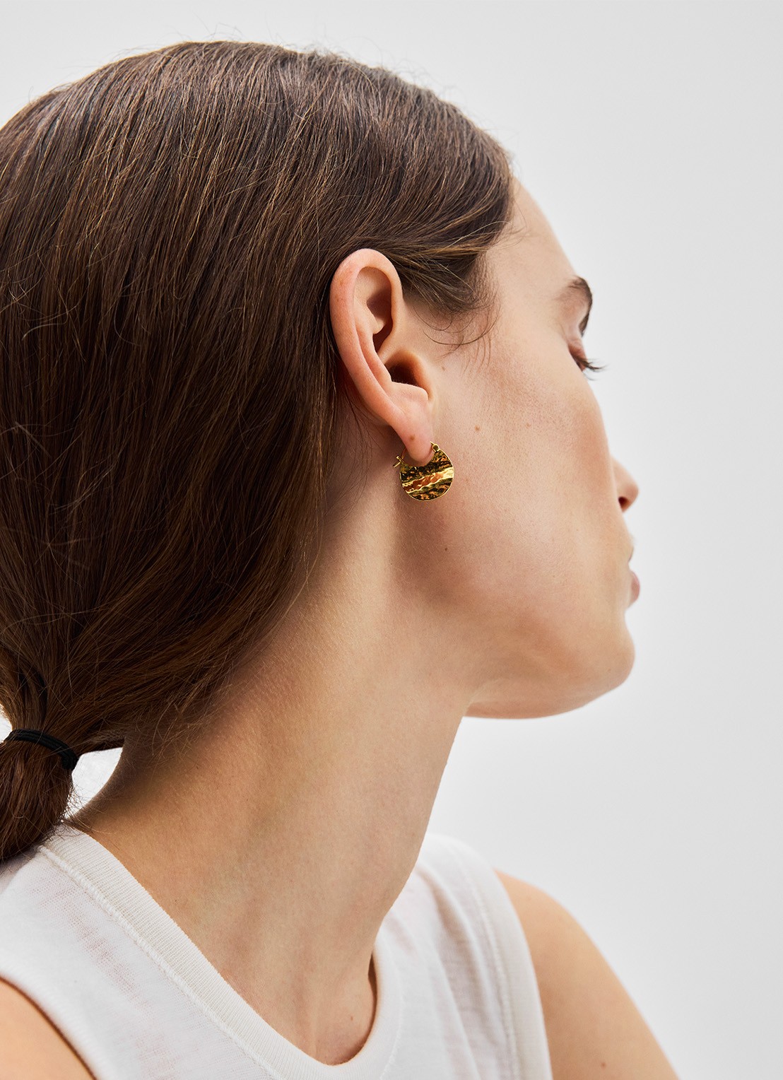 Pernille Corydon Small Halo oorhangers  - voorkant 2 goud