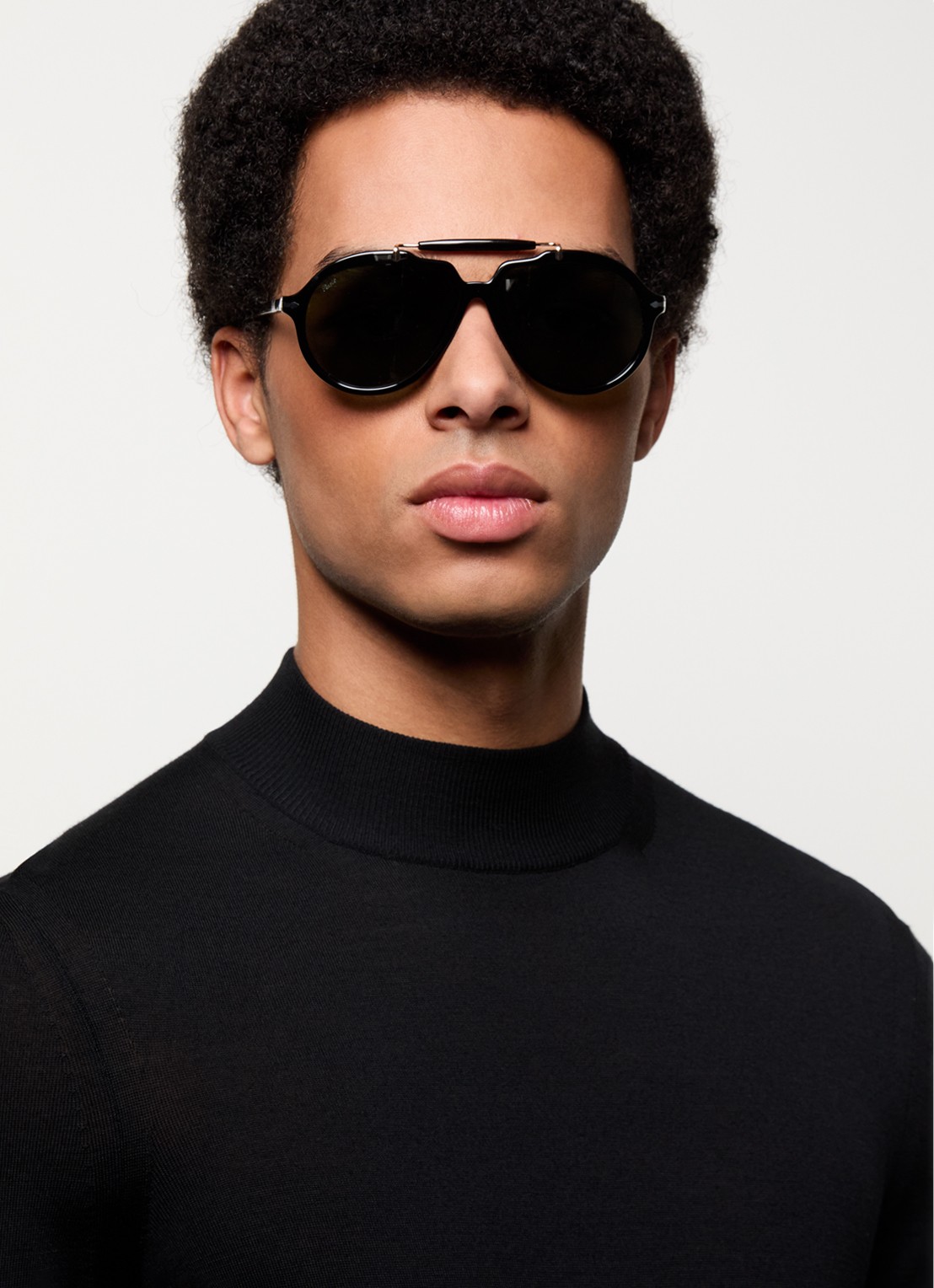 Persol Piloten zonnebril PO0202S - voorkant 2 zwart