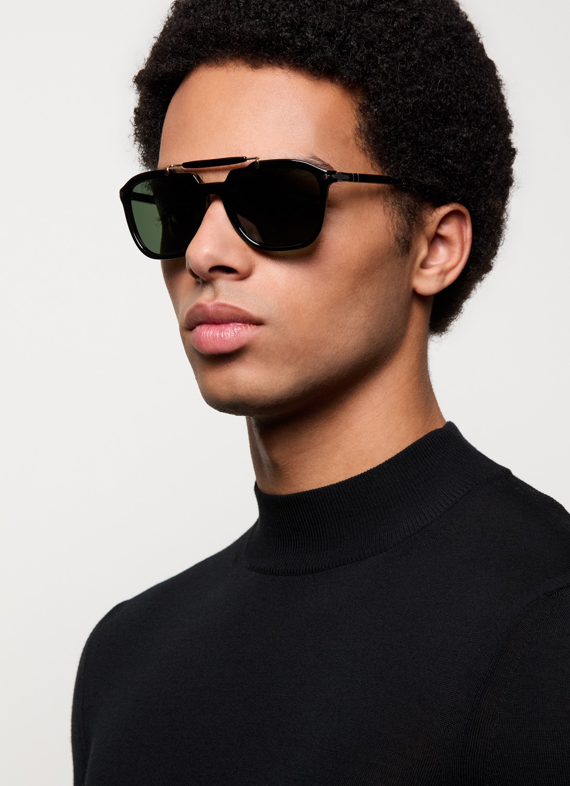 Persol Piloten zonnebril PO0203S  - voorkant 5 zwart