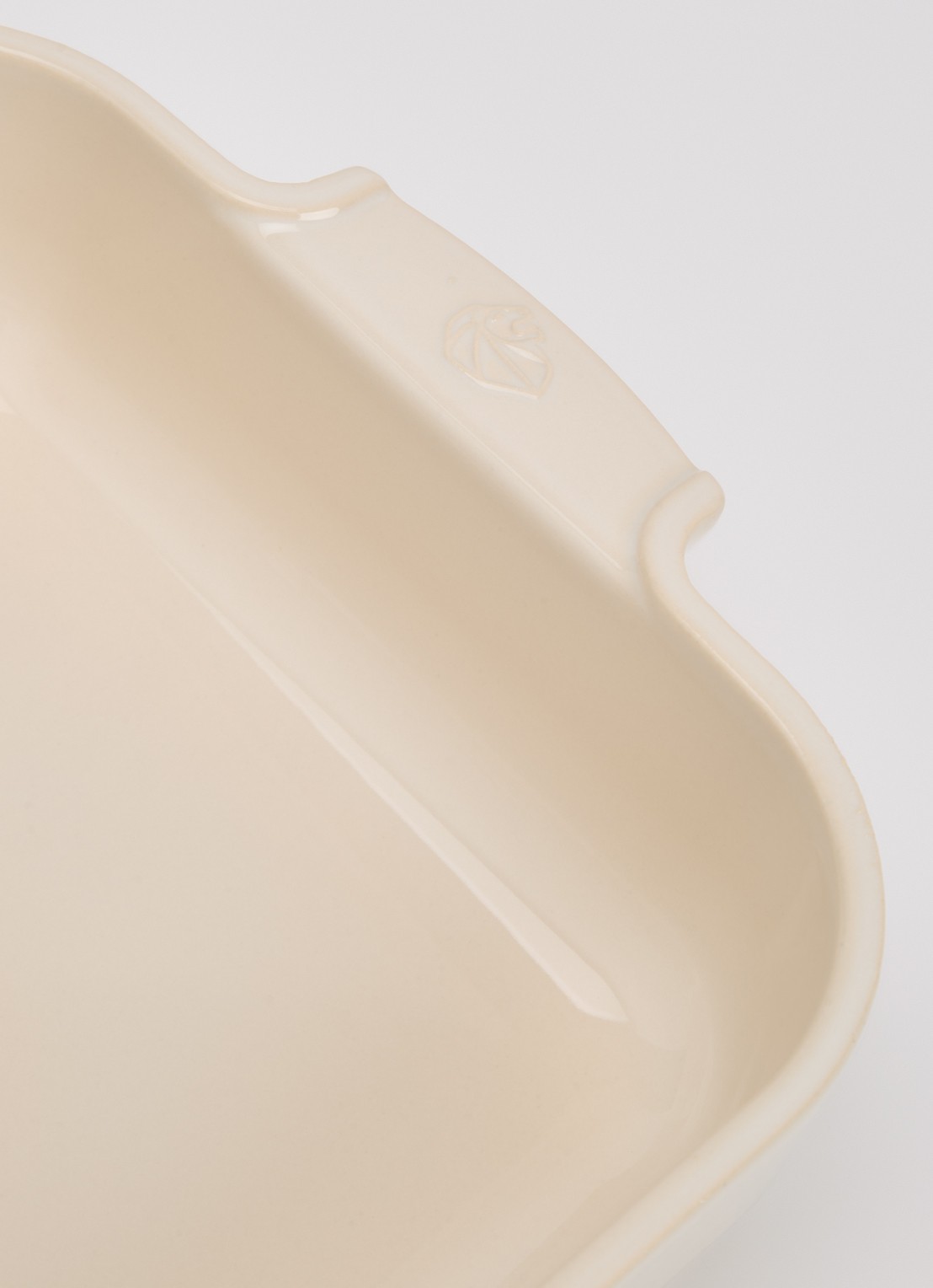 Peugeot Appolia ovenschaal 28 cm - voorkant 2 beige