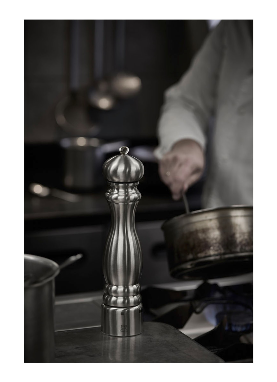 Peugeot Paris Chef zoutmolen 22 cm - voorkant 2 zilver