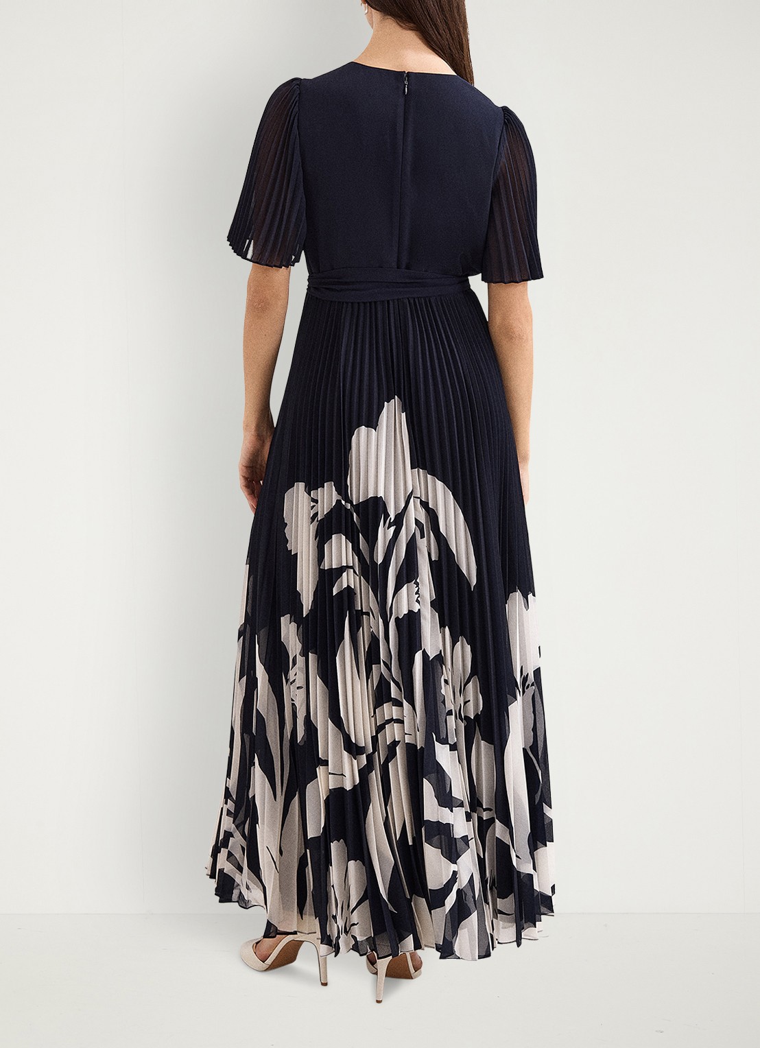 Phase Eight Abigail maxi jurk met bloemenprint - achterkant donkerblauw
