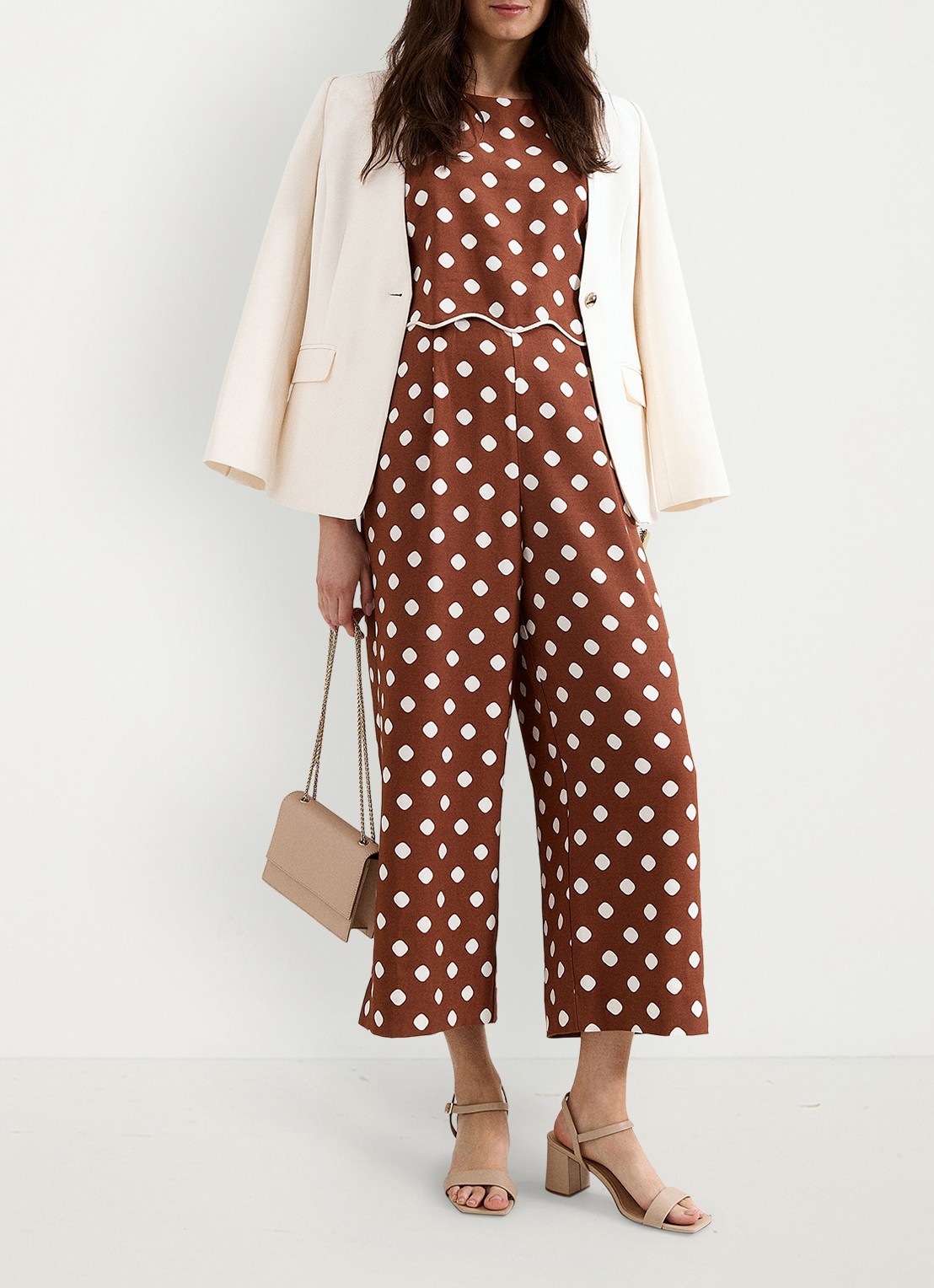 Phase Eight Alia loose fit jumpsuit met stippenprint - voorkant 3 bruin