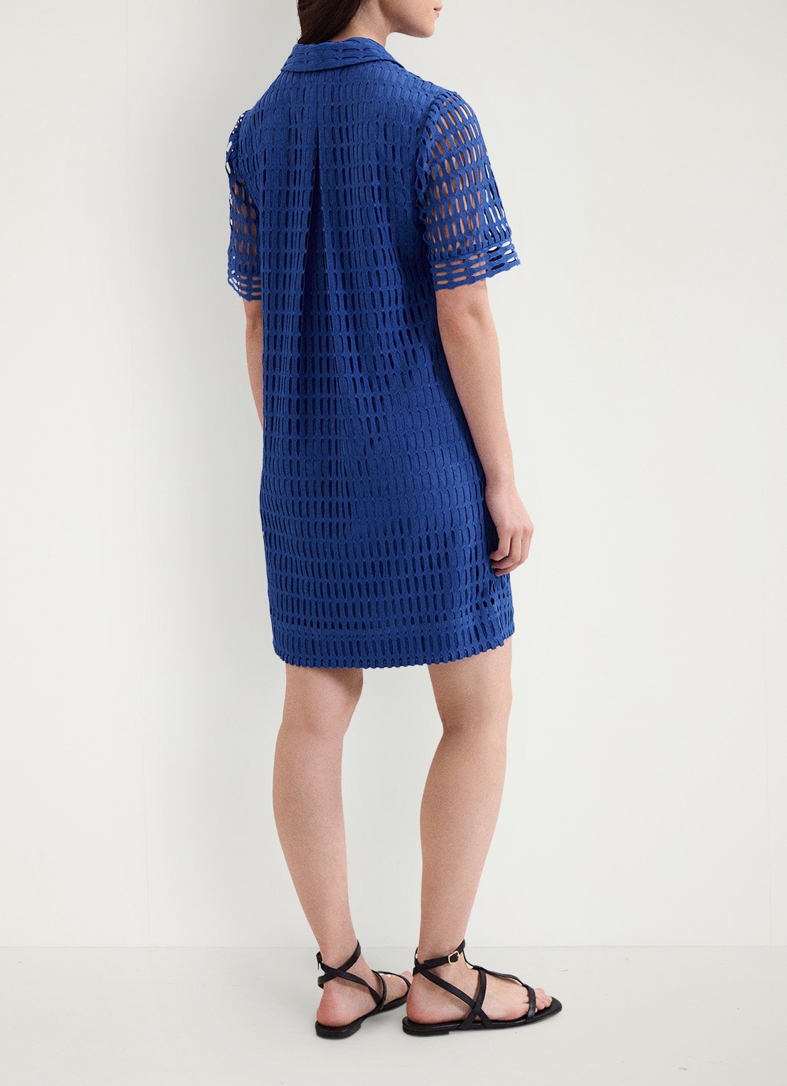 Phase Eight Alina mini jurk met opengewerkt dessin - achterkant 7 blauw