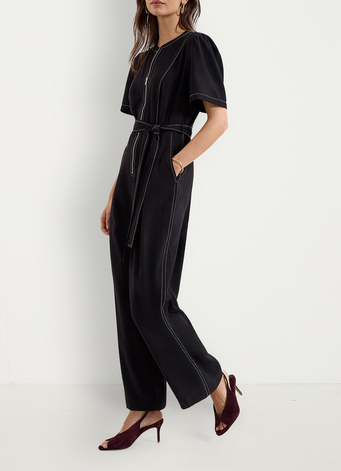 Phase Eight Alix wide fit jumpsuit met strikceintuur - voorkant 3 zwart