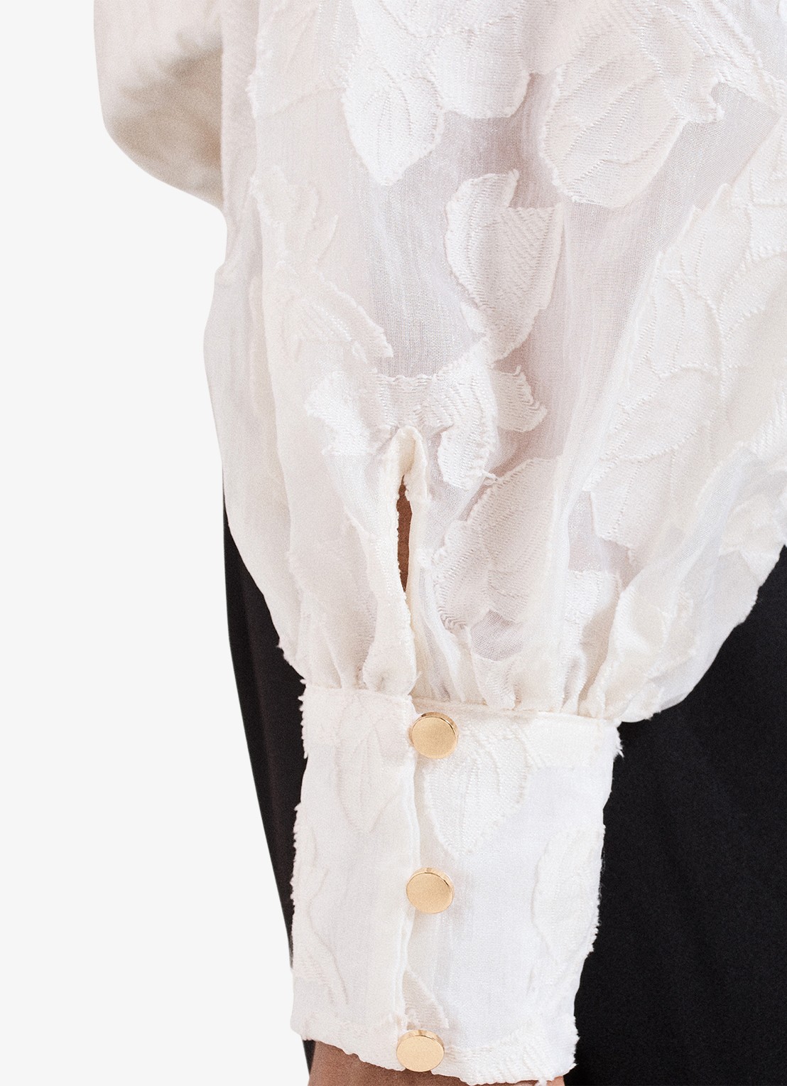 Phase Eight Amal blouse met bloemenprint - detail 4 gebroken wit