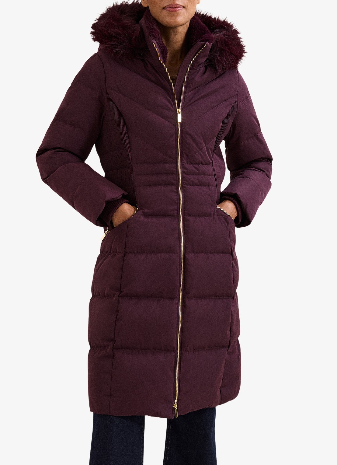 Phase Eight Amber puffer jas met capuchon - detail aubergine