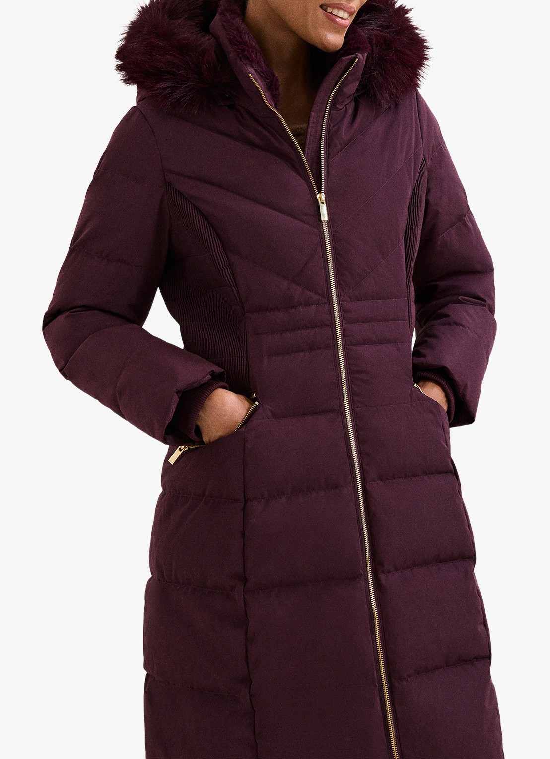 Phase Eight Amber puffer jas met capuchon - detail 4 aubergine