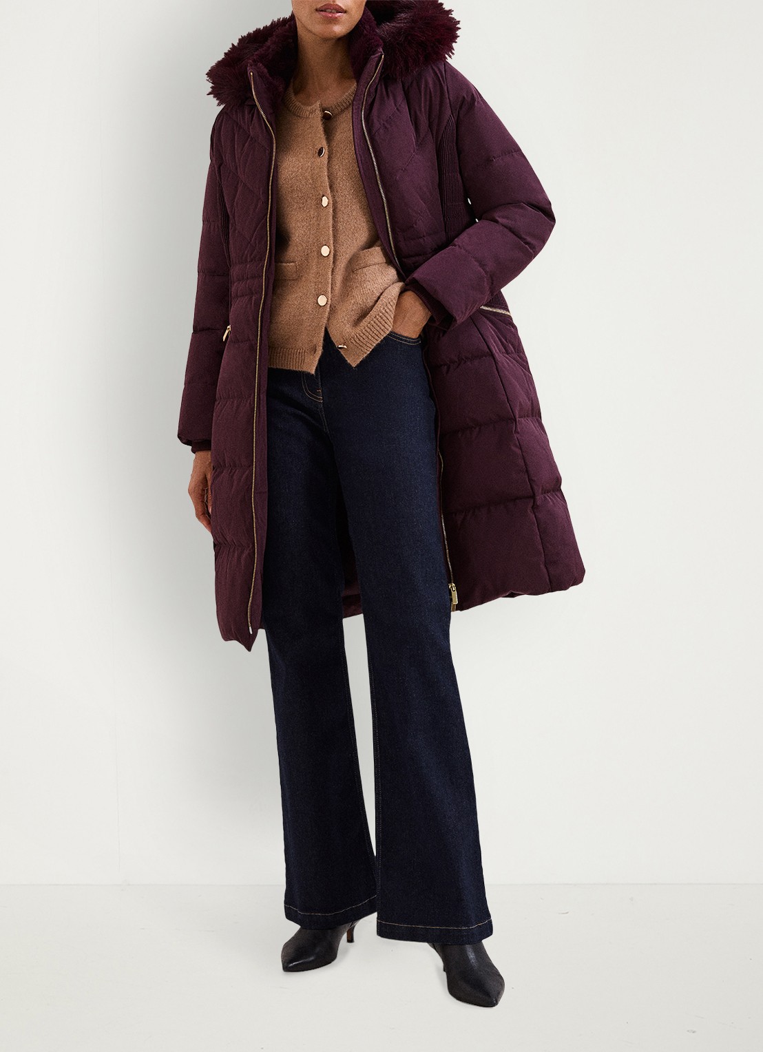 Phase Eight Amber puffer jas met capuchon - voorkant 8 aubergine