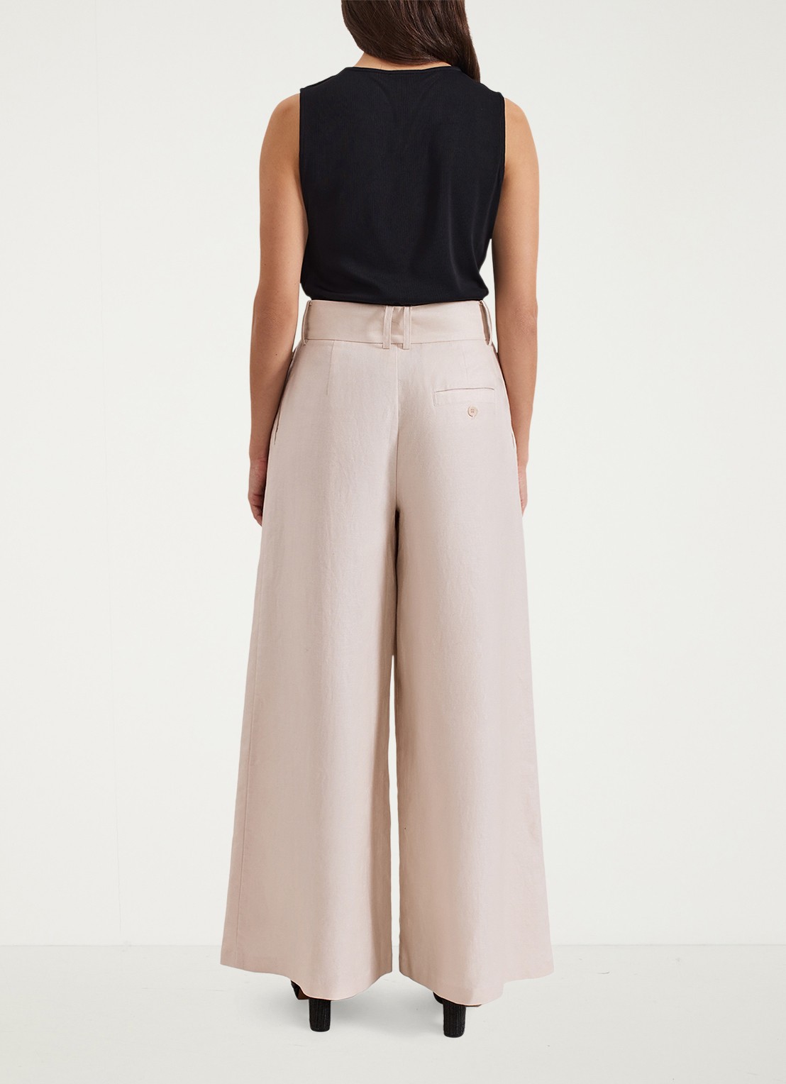 Phase Eight Amble mid waist wide fit pantalon met steekzakken - achterkant creme