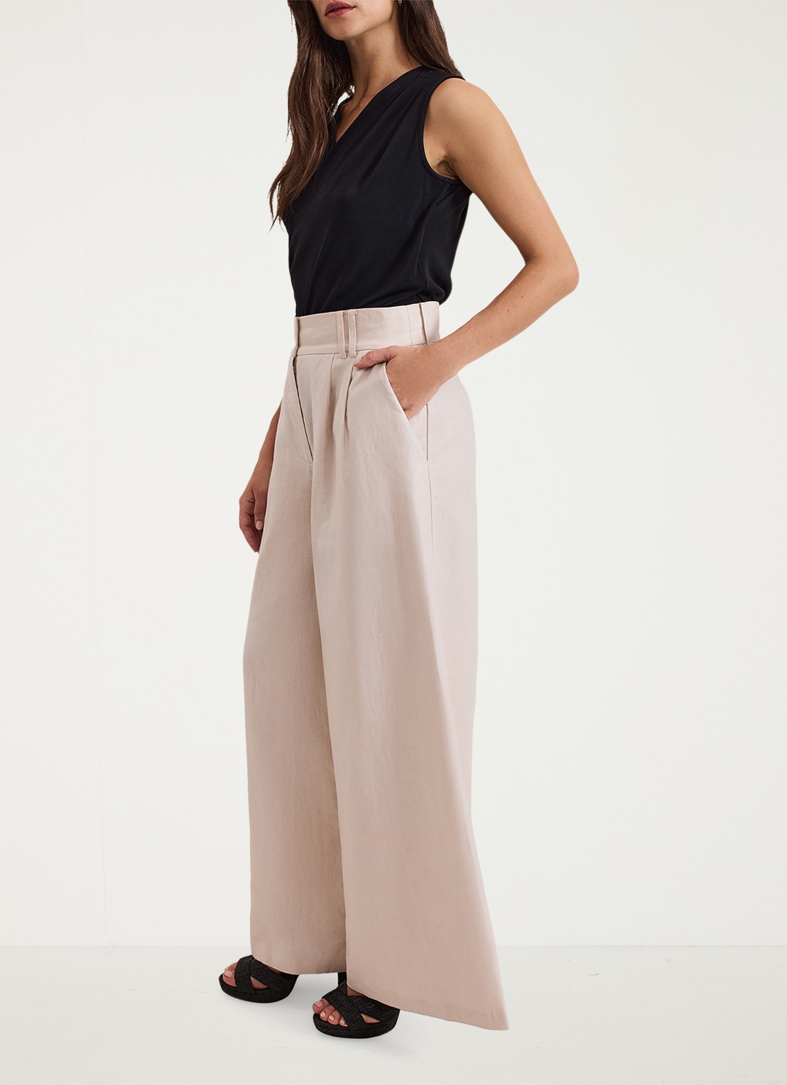 Phase Eight Amble mid waist wide fit pantalon met steekzakken - voorkant 7 creme
