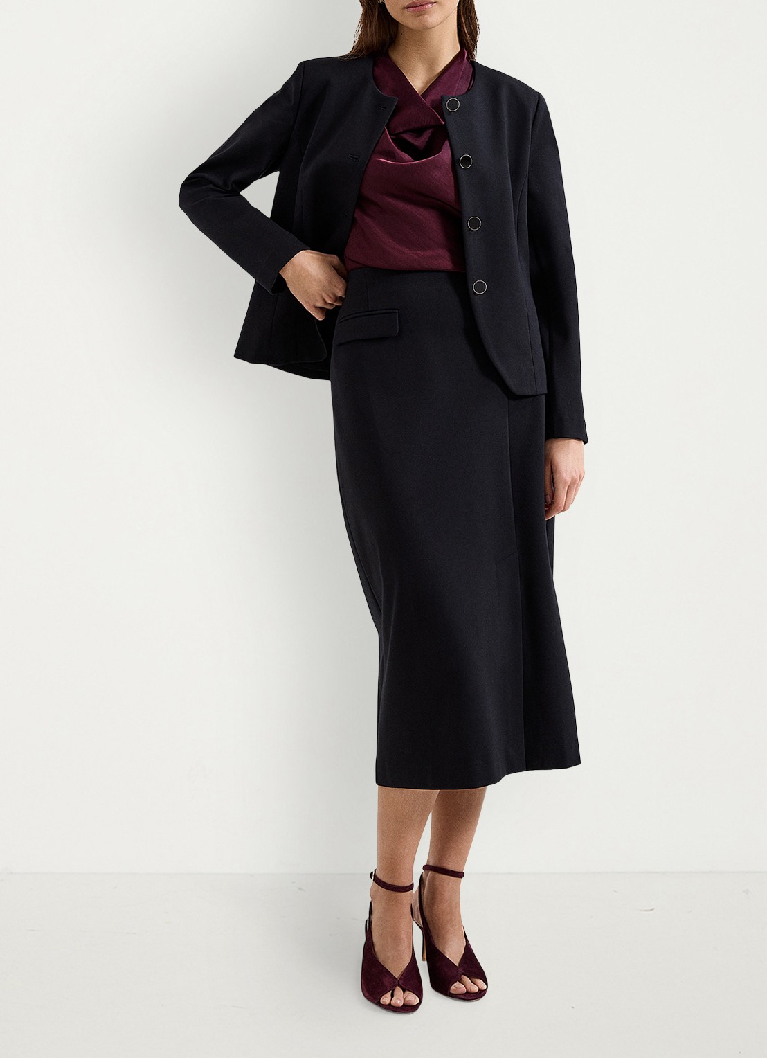 Phase Eight Arwen mouwloze top met watervalhals - voorkant 6 aubergine