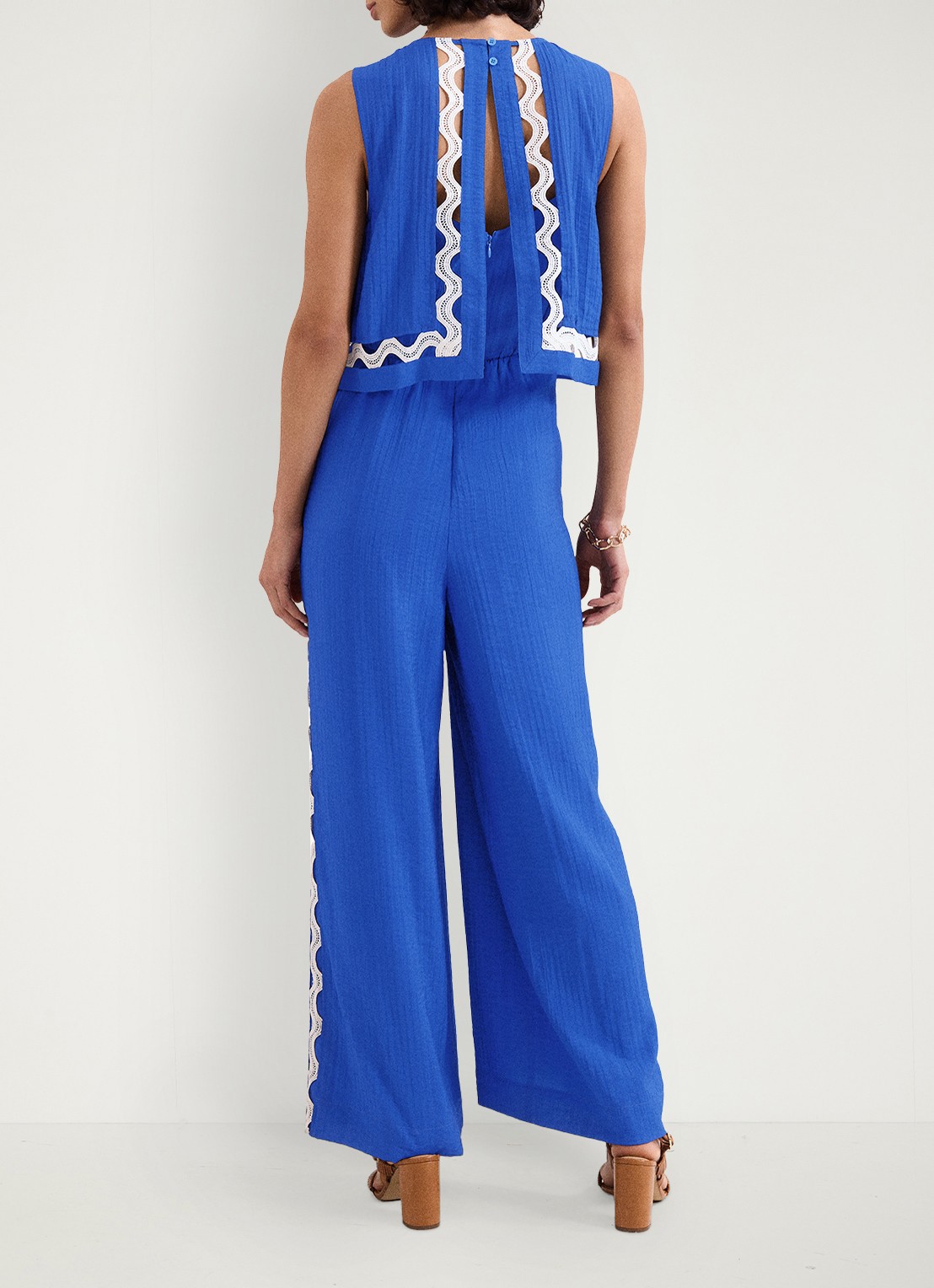 Phase Eight Aubrey wide fit jumpsuit met borduring - achterkant blauw