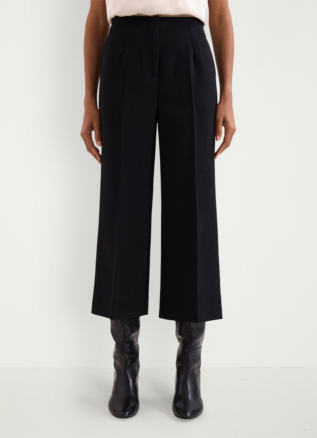 Phase Eight Aubrielle cropped high waist wide fit culotte met steekzakken - detail 2 zwart