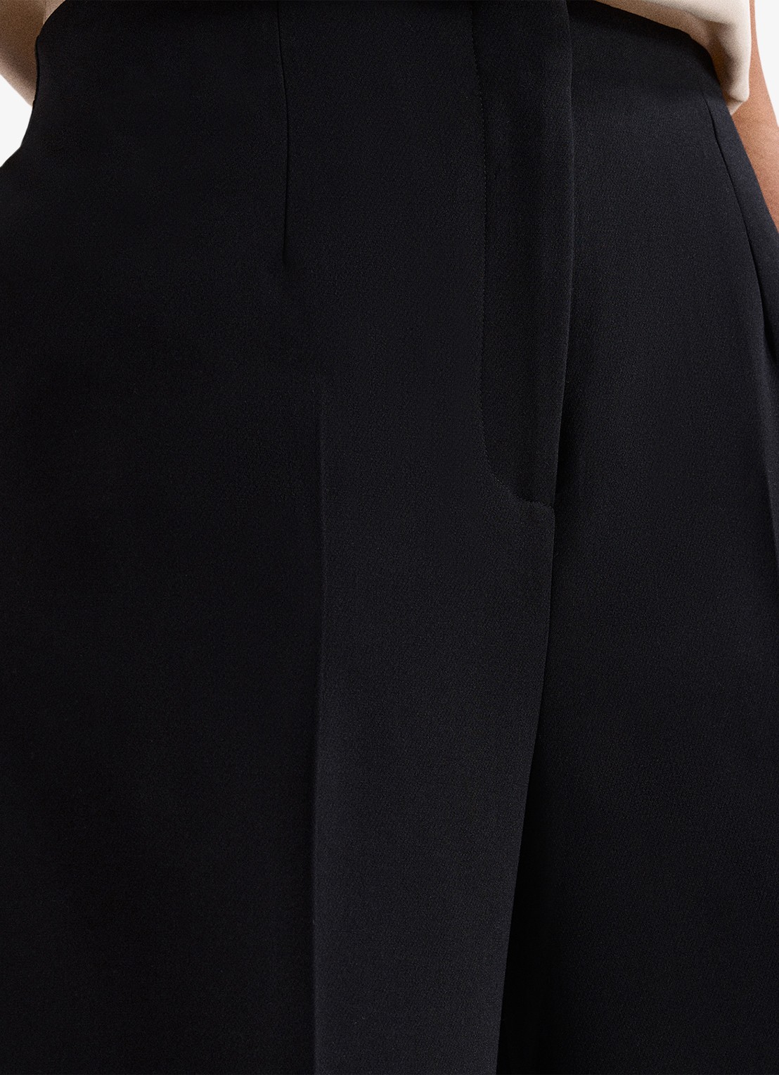 Phase Eight Aubrielle cropped high waist wide fit culotte met steekzakken - detail 3 zwart