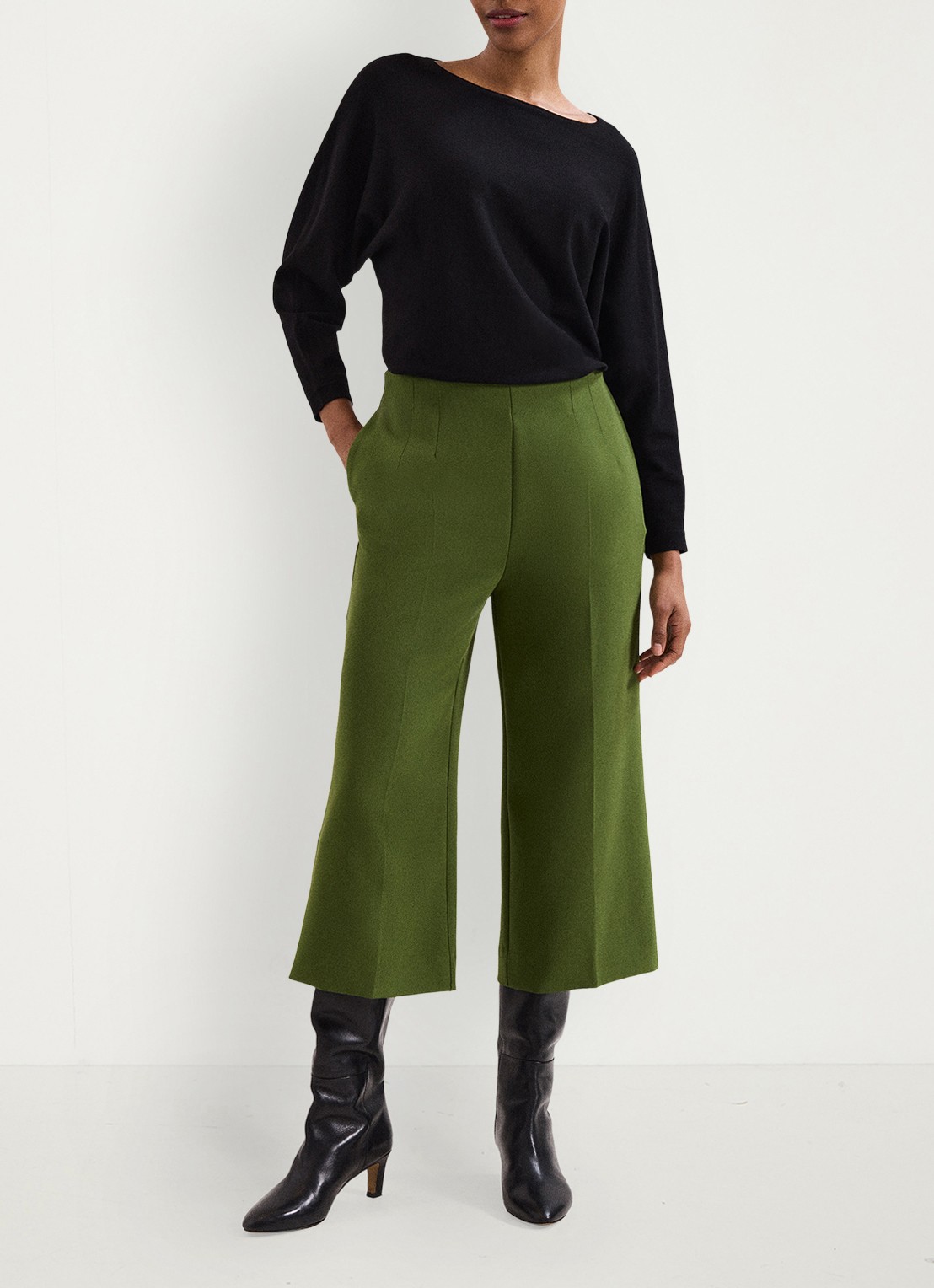 Phase Eight Aubrielle high waist loose fit culotte met steekzakken - voorkant 2 groen