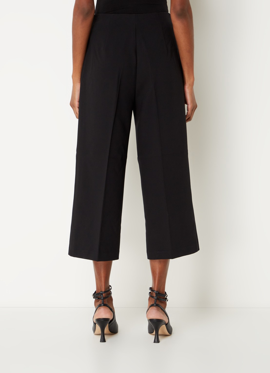 Phase Eight Aubrielle high waist wide fit culotte met steekzakken - achterkant zwart
