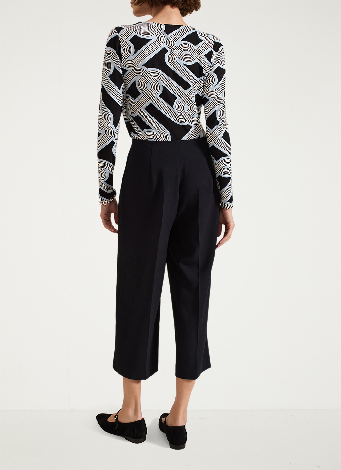 Phase Eight Aubrielle high waist wide fit culotte met steekzakken - achterkant 7 zwart