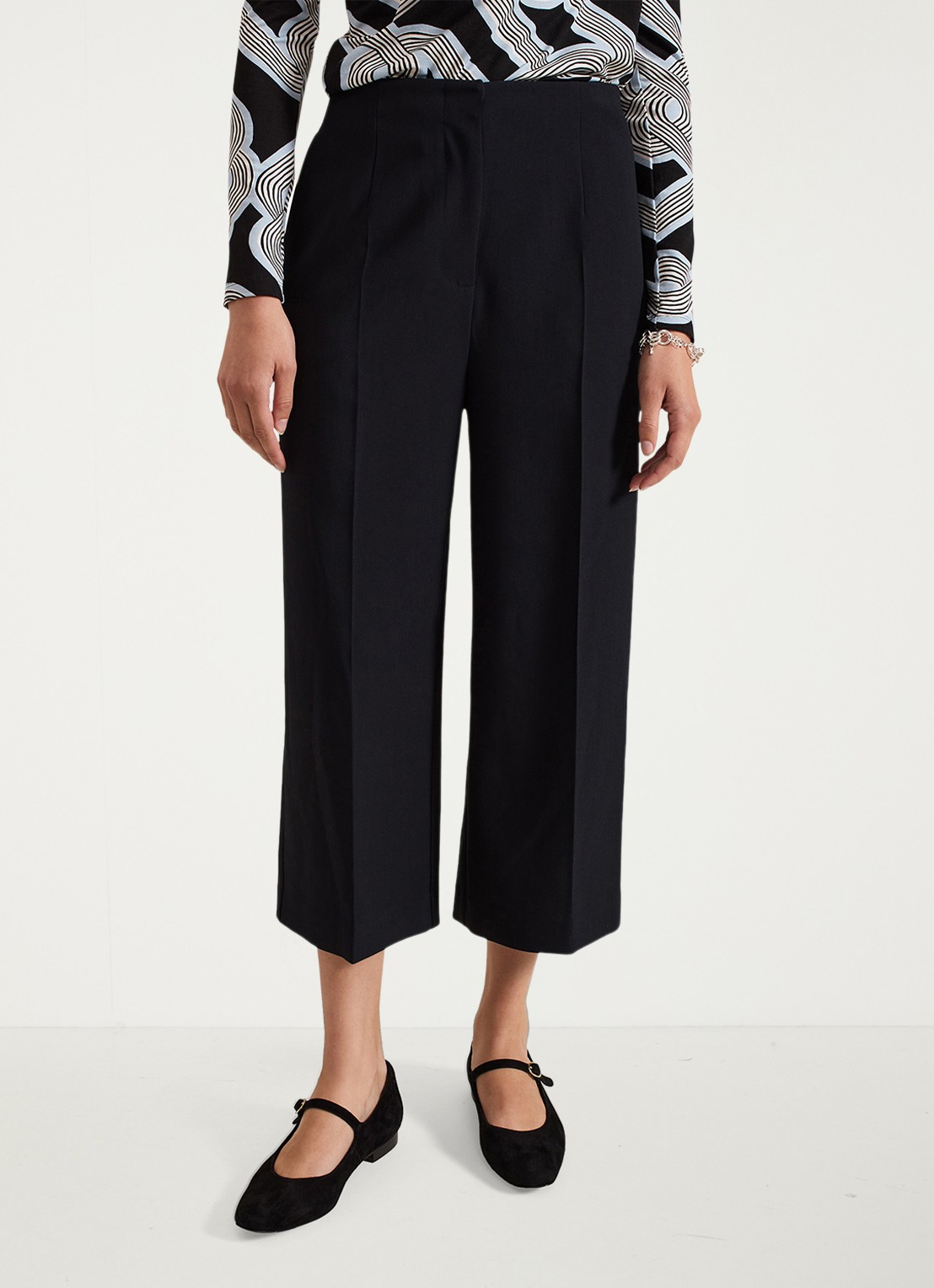 Phase Eight Aubrielle high waist wide fit culotte met steekzakken - detail zwart