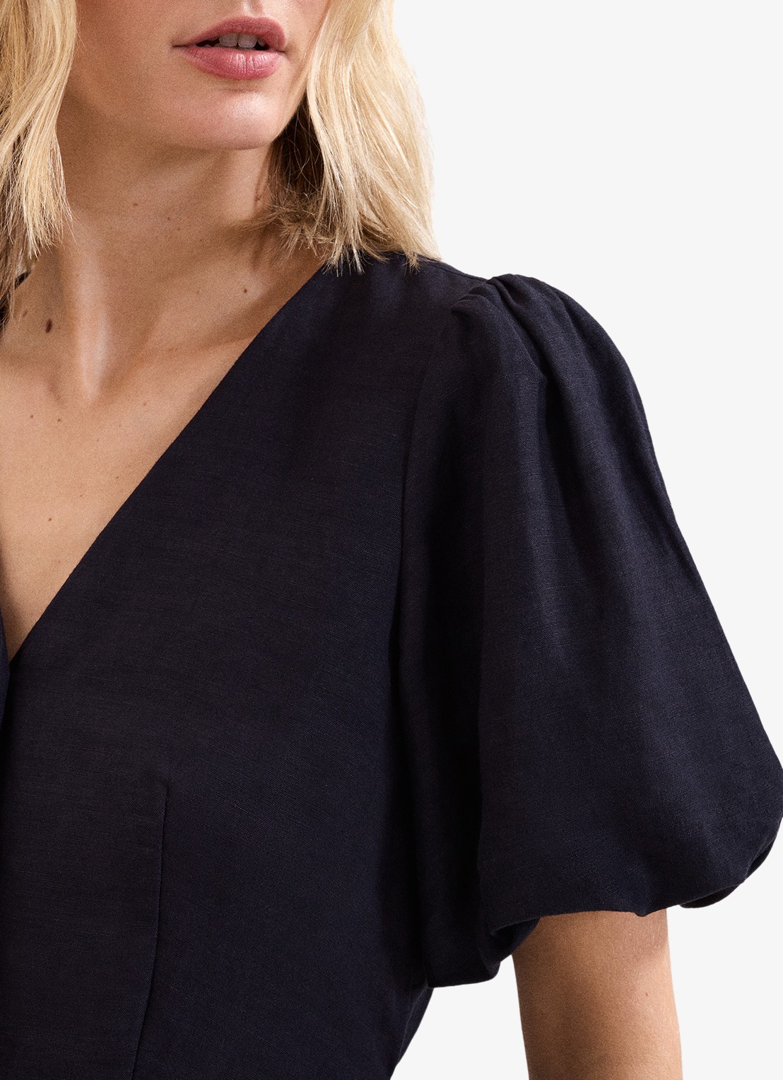 Phase Eight Audrey blouse in linnenblend - detail 2 donkerblauw