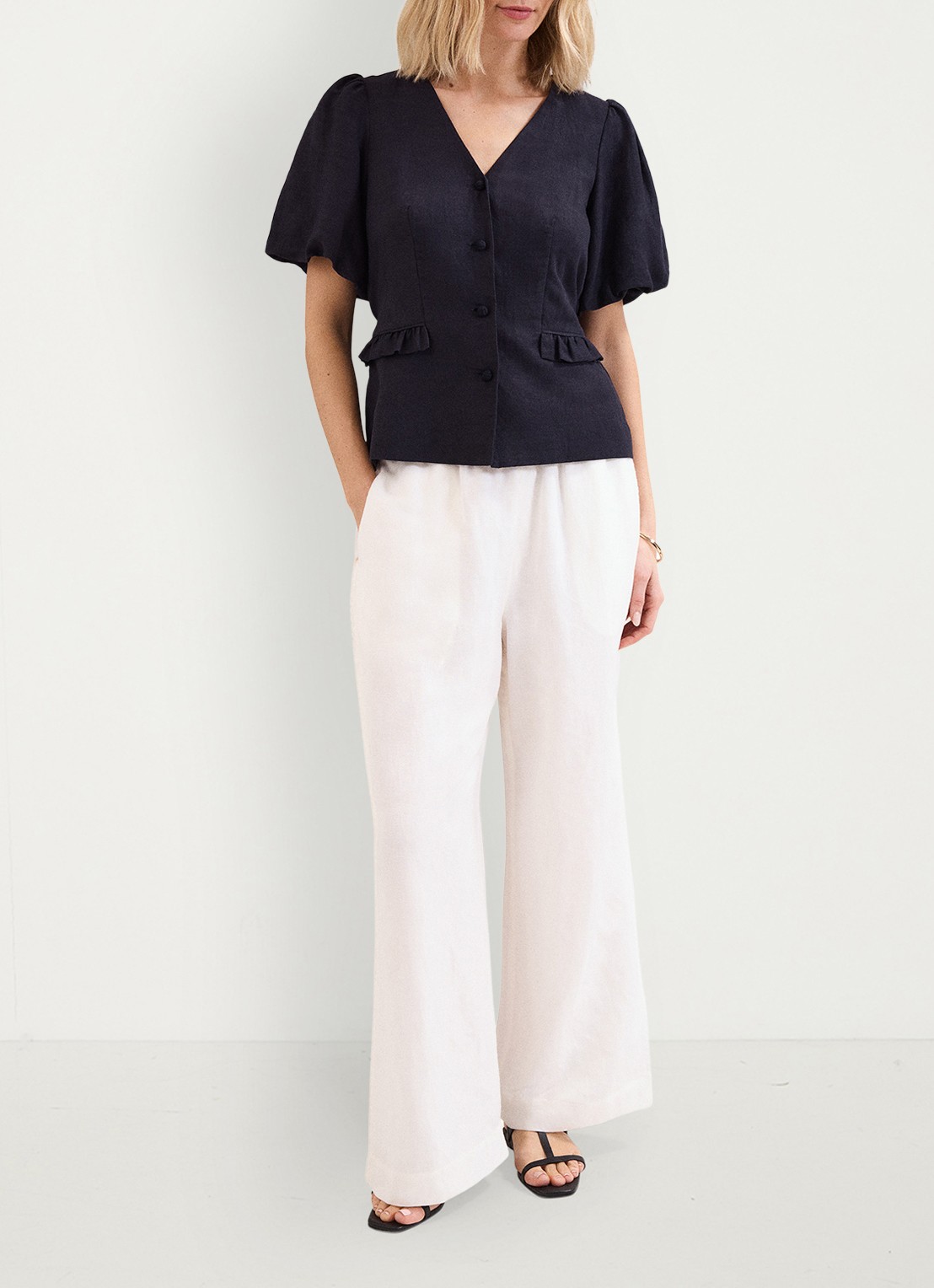 Phase Eight Audrey blouse in linnenblend - voorkant 8 donkerblauw