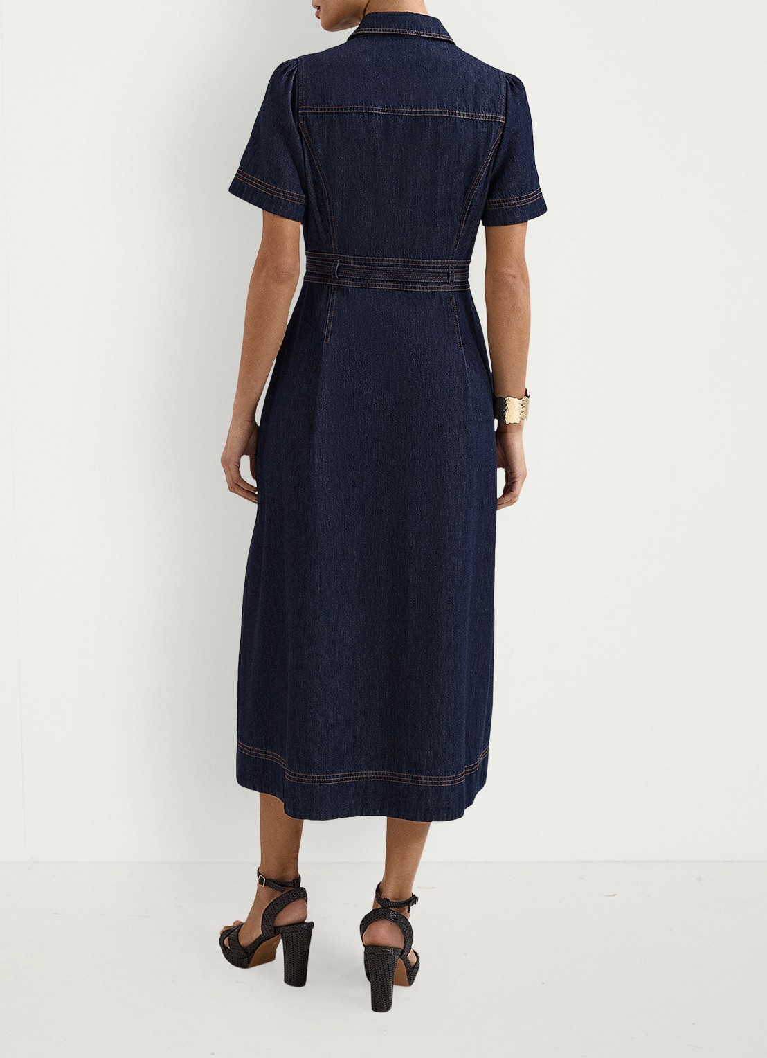 Phase Eight Aven midi blousejurk van denim met strikceintuur - achterkant 3 donkerblauw