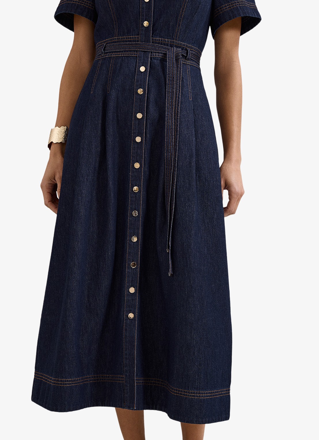 Phase Eight Aven midi blousejurk van denim met strikceintuur - detail 6 donkerblauw