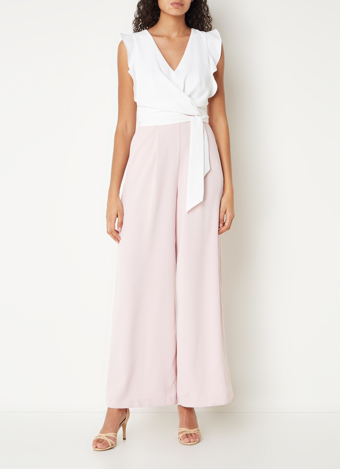 Phase Eight Ayla wide fit jumpsuit met strikceintuur - detail 4 wit